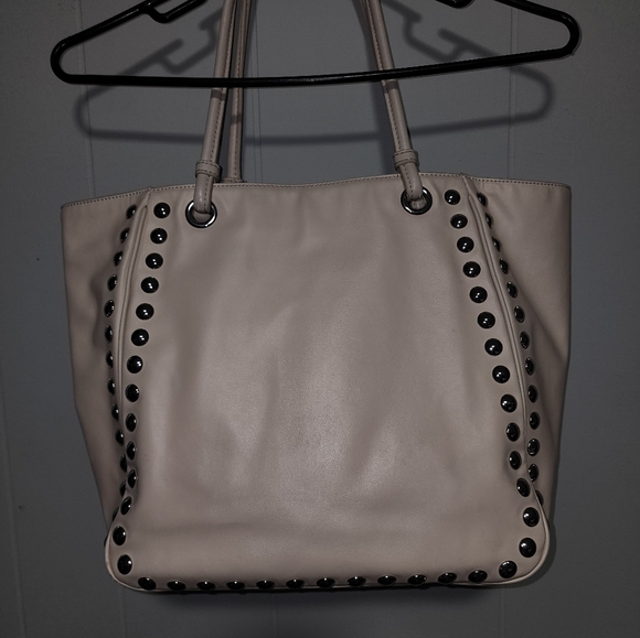 Love Moschino NWOT Gorgeous 😍❤️ Cream Leather Designer Purse - Picture 16 of 16